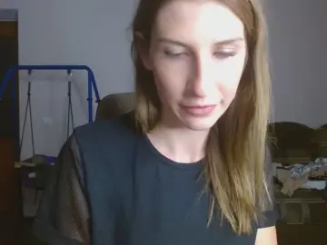 Cam4 Adult Video Chat of Evelyn_21_m