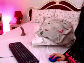 Chaturbate Live Sex Cam of yournaughtyangel1