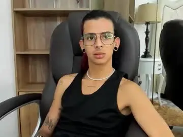 Chaturbate Live Sex Cam of andyxibrat