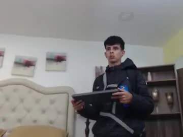 Chaturbate Best live sex cam show of andyxibrat