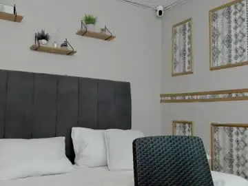 Chaturbate Live Sex Cam of aris_emma