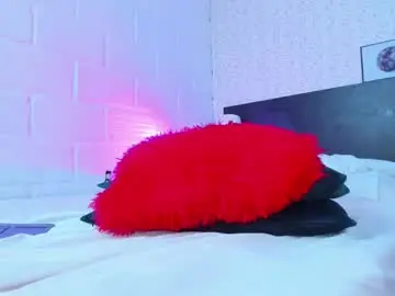 Chaturbate Free Porn Cam of clydeandbonniee_