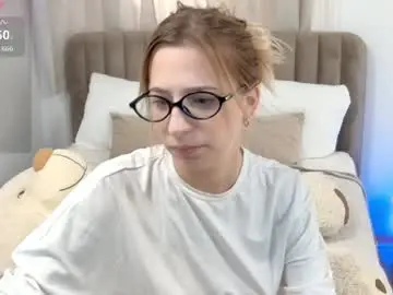 Chaturbate Live Sex Cam of lila_blossom14