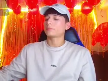 Chaturbate Sex Cam of bryam_hot
