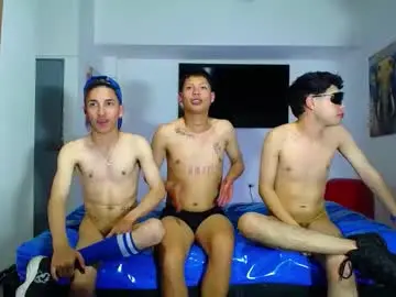 Chaturbate Live Sex Cam of crismens