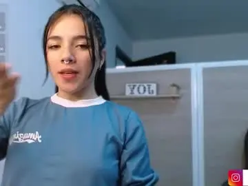 Chaturbate Live Sex Cam of alice_rose5