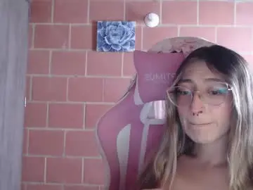 Chaturbate Adult Webcams of andrea_camila