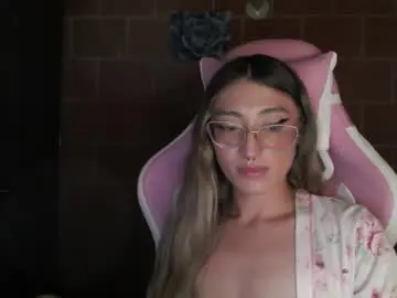 Chaturbate Live Sex Cam of andrea_camila