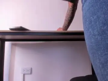 Chaturbate Best live sex cam show of caroline_dh