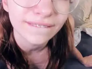 Chaturbate Free Porn Cam of polly_bee