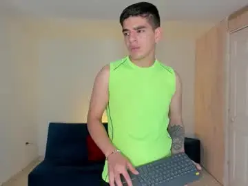 Chaturbate Free Porn Cam of ares_johnsonn