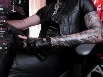 Chaturbate Live Sex Cam of allanhurtss