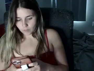 Chaturbate Nude Webcam of maddihelton45