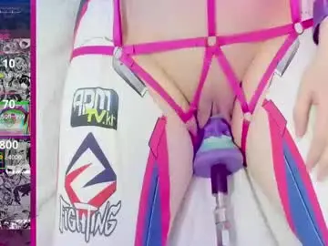 Chaturbate Live Sex Cam of daddyslittlegirl01