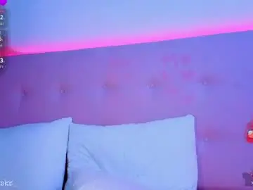 Chaturbate Live Sex Cam of kylie_hottt_