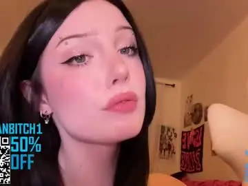 Chaturbate Nude Webcam of evelynforever