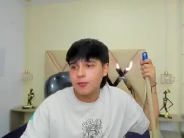 Chaturbate Live Sex of andrewsmile_