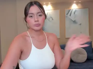 Chaturbate Live Sex Cam of ambarjames_