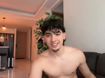 Chaturbate Live Sex Cam of zenn_rush