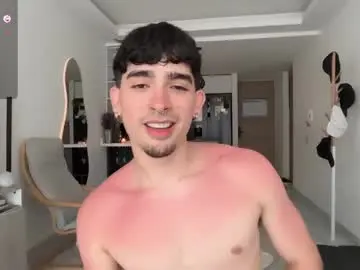 Chaturbate Live Sex of zenn_rush