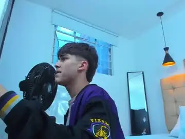 Chaturbate Adult Webcam of tommy18__