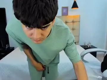 Chaturbate Best live sex cam show of tommy18__