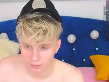 Chaturbate Live Sex Cam of landel_boy