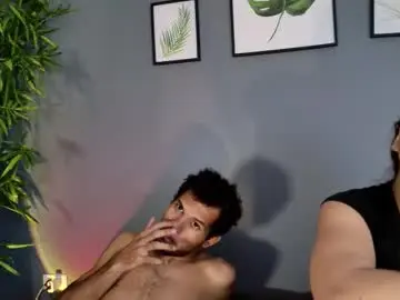 Chaturbate Live Sex Cam of mialuxx