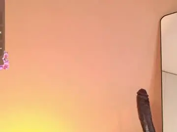 Chaturbate Best live sex cam show of mialuxx