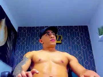 Chaturbate Live Sex Cam of adrian_rae