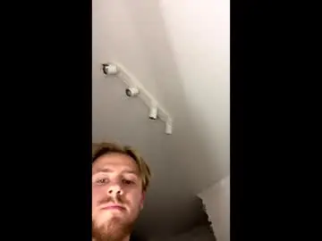 Chaturbate Live Sex Cam of emillycutemurr_