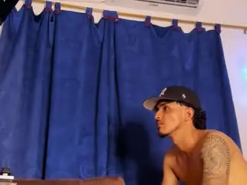 Chaturbate Free Porn Cam of kriss_edwards