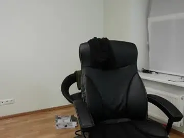 Chaturbate Live Sex Cam of nikki_hard