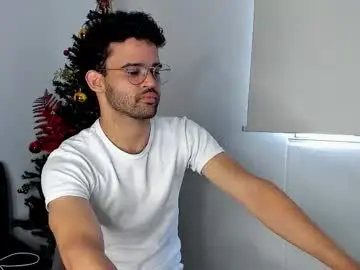 Chaturbate Best live sex cam show of chrisandrew_