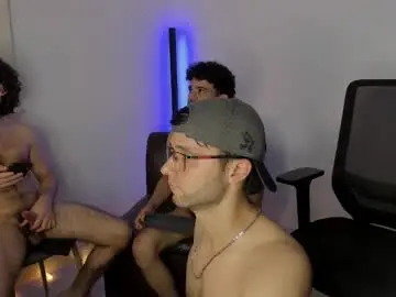 Chaturbate Free Porn Cam of chrisandrew_