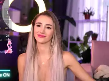 Chaturbate Sex Cam of emilyraymont