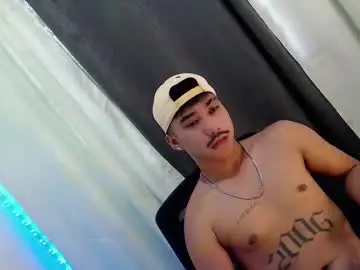 Chaturbate Free Live Porn of dave_cummers