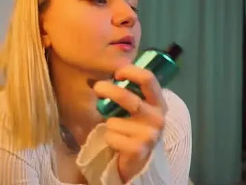 Chaturbate Live Sex Cam of savannahshor