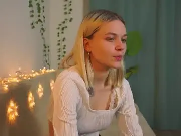 Chaturbate Live Sex Cam of savannahshor