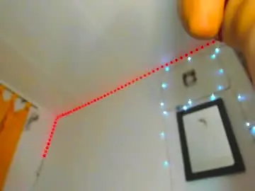 Chaturbate Sex Cam of zoe_queen_30