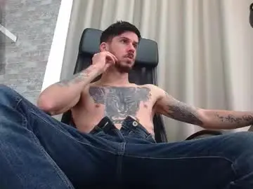 Chaturbate Adult Webcams of jonahshaw