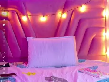 Chaturbate Live Sex Cam of innocenthazel