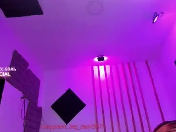 Chaturbate Watch Live Sex Cams of isa_belly_