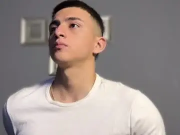 Chaturbate Watch Live Sex Cams of salvatore_romanoo