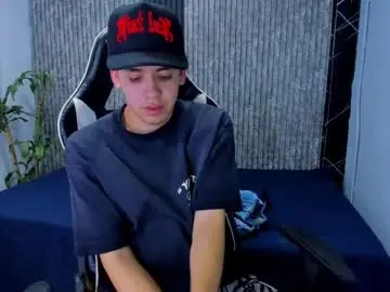 Chaturbate Nude Webcam of mike_0233