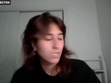 Chaturbate Live Sex Cam of raiyvyn