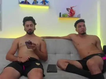 Chaturbate Live Sex Cam of straight__friends