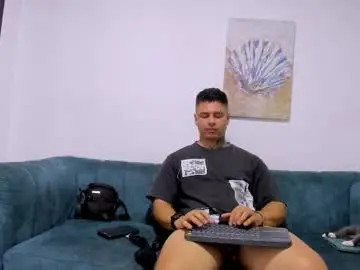 Chaturbate Free Porn Cam of straight__friends