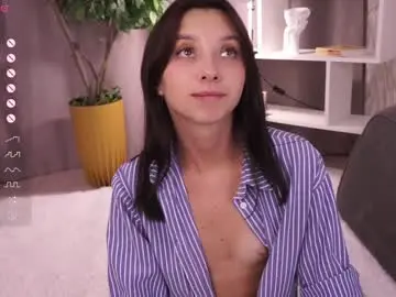 Chaturbate Live Sex Cam of cinacandy