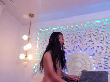 Chaturbate Live Sex Cam of chiara_evanns